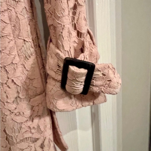 Gorgeous Cupcakes and Cashmere Fall/Spring lace coat. Blush color. Size Small - Picture 6 of 11